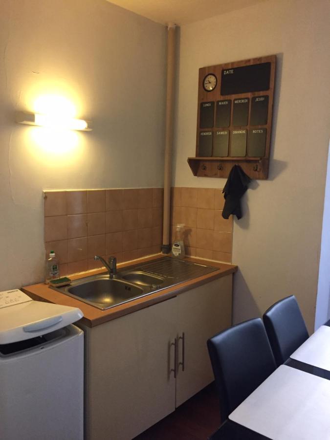Victor Hugo Confort Et Sa Pizza Offerte Aurillac Exteriér fotografie